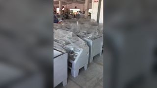 Câmaras de névoa salina com suporte de ferro para secagem de varanda, avaliação da resistência externa do ferro à chuva e ao sal